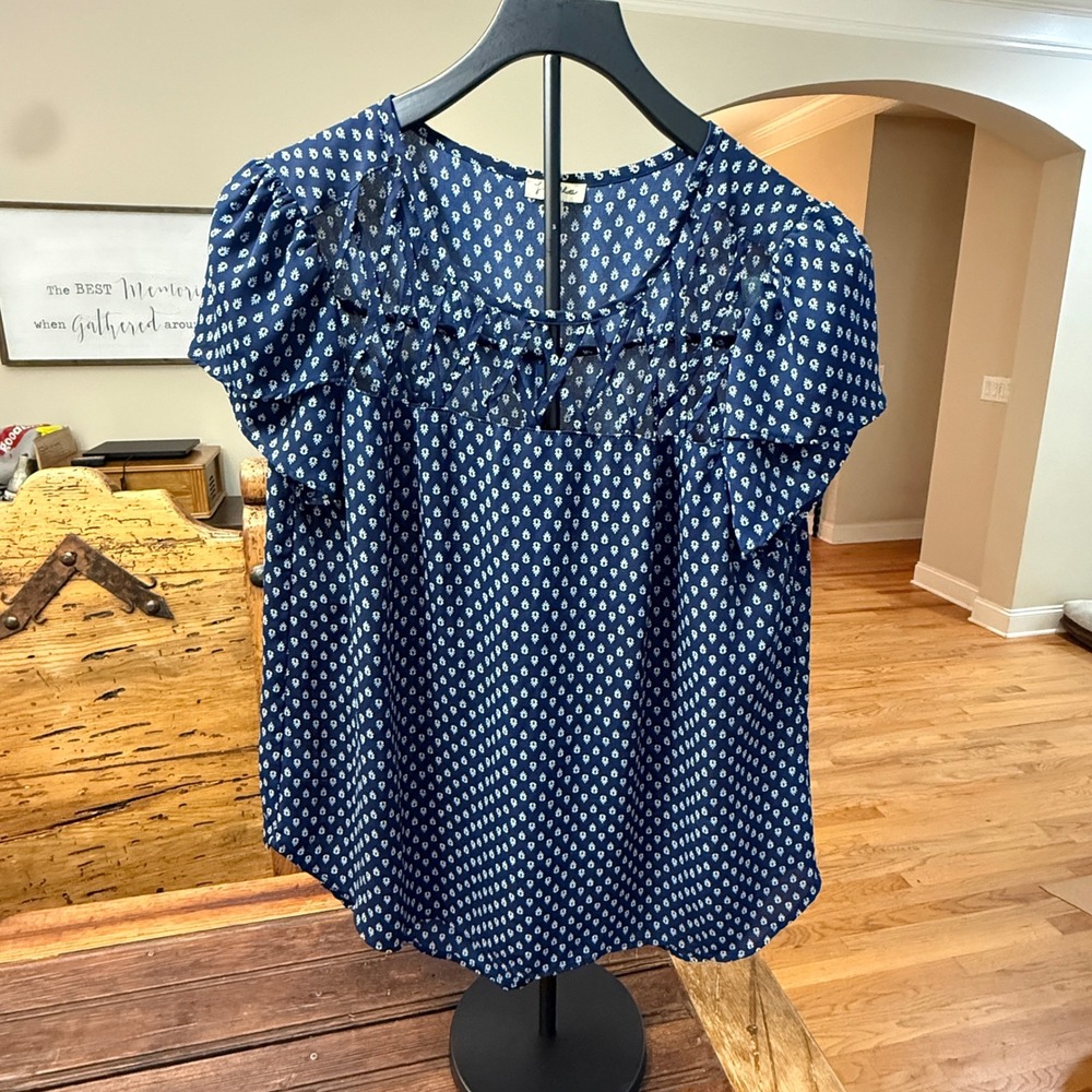 Lily White Navy Blue White Geometric Print Cutout Neck Blouse Top Womens Large